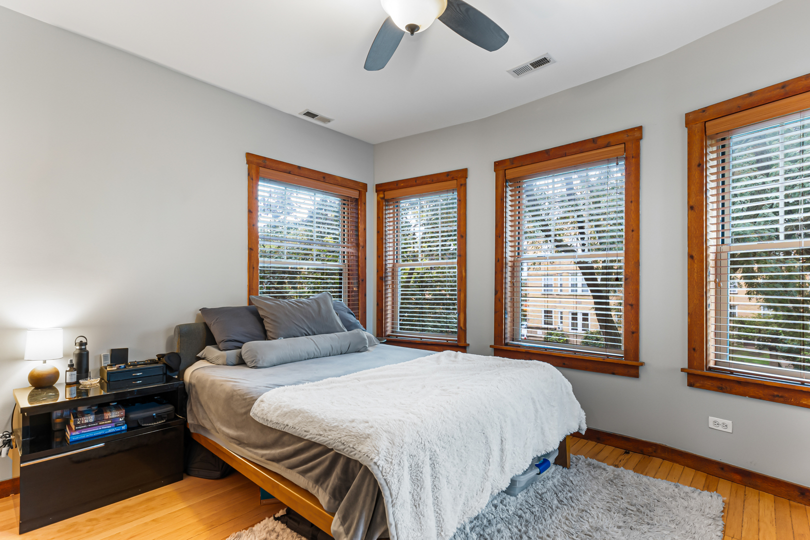 2021 W Arthur Avenue 2e Property Photo 16