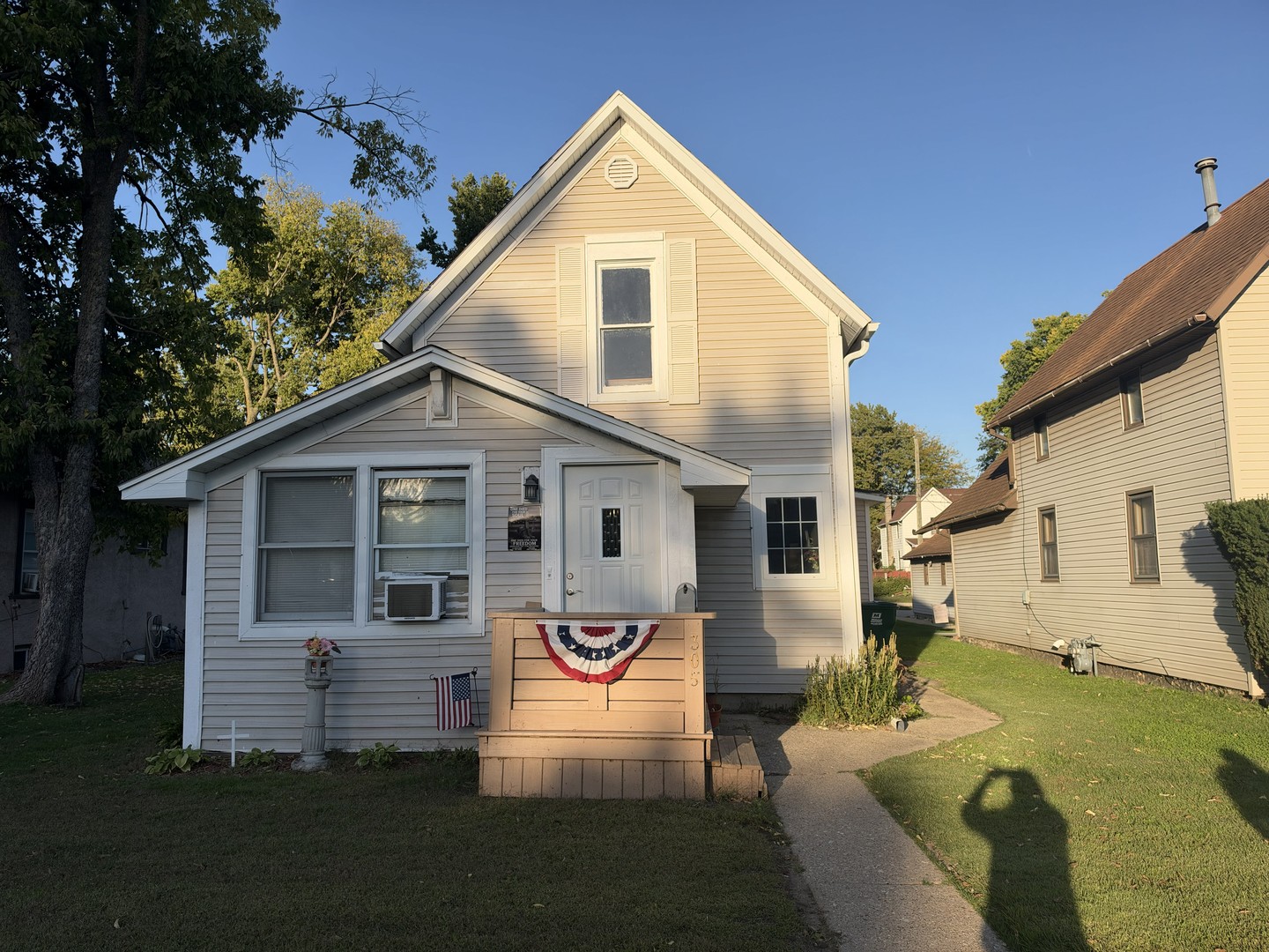 305 4th Avenue Property Photo 1