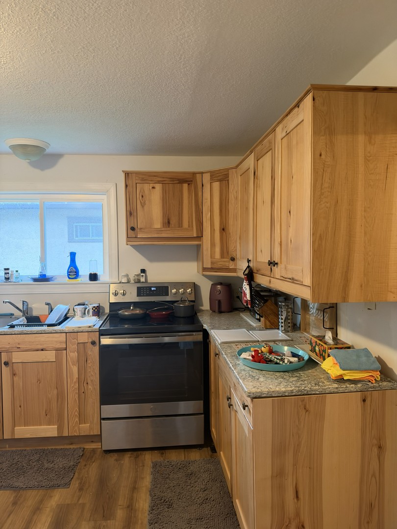 305 4th Avenue Property Photo 4