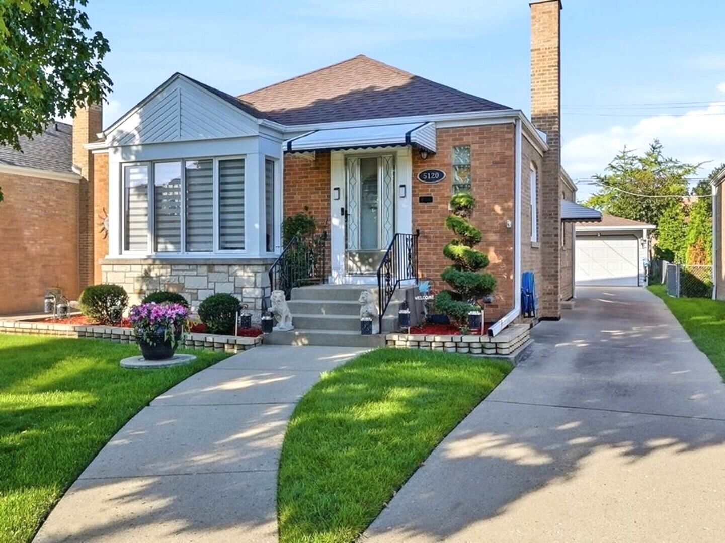 5120 N Mont Clare Avenue Property Photo 1