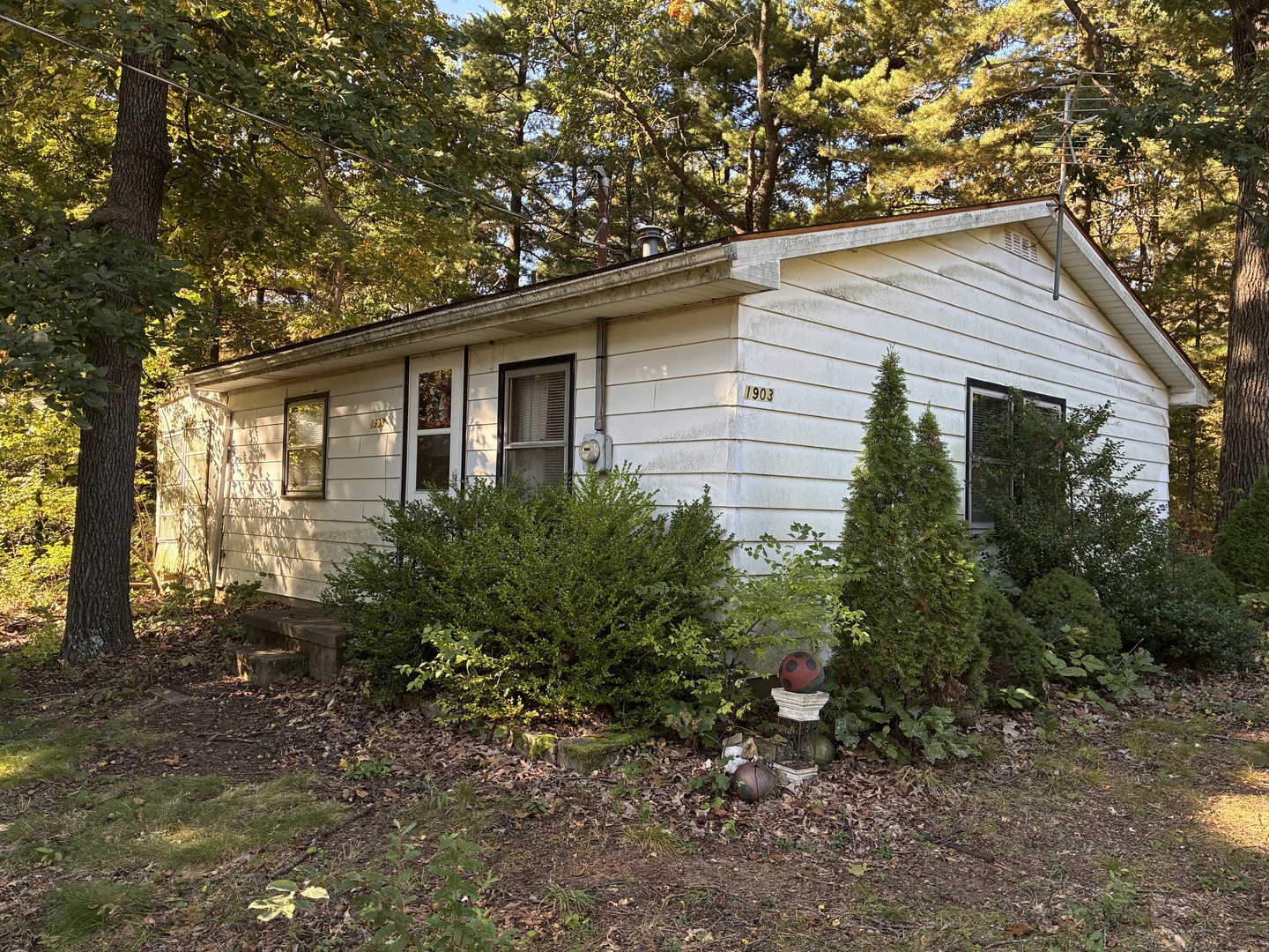 1903 Hickory Lane Property Photo 1