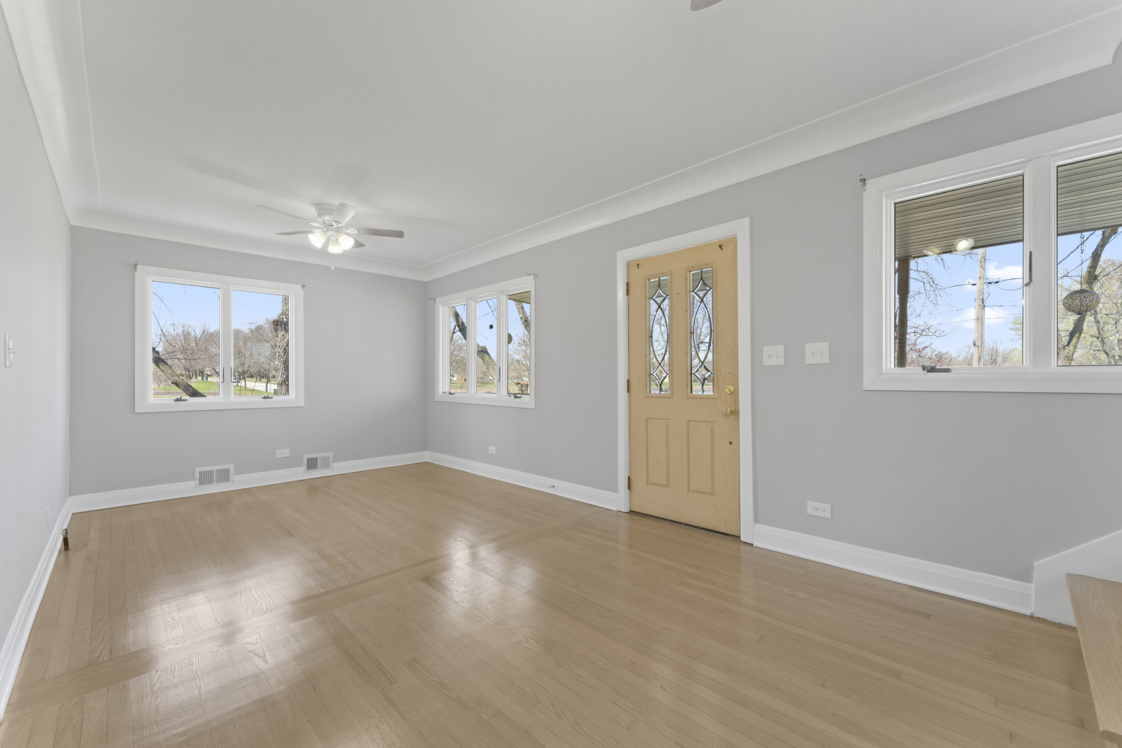 161 W Greenfield Avenue Property Photo 4