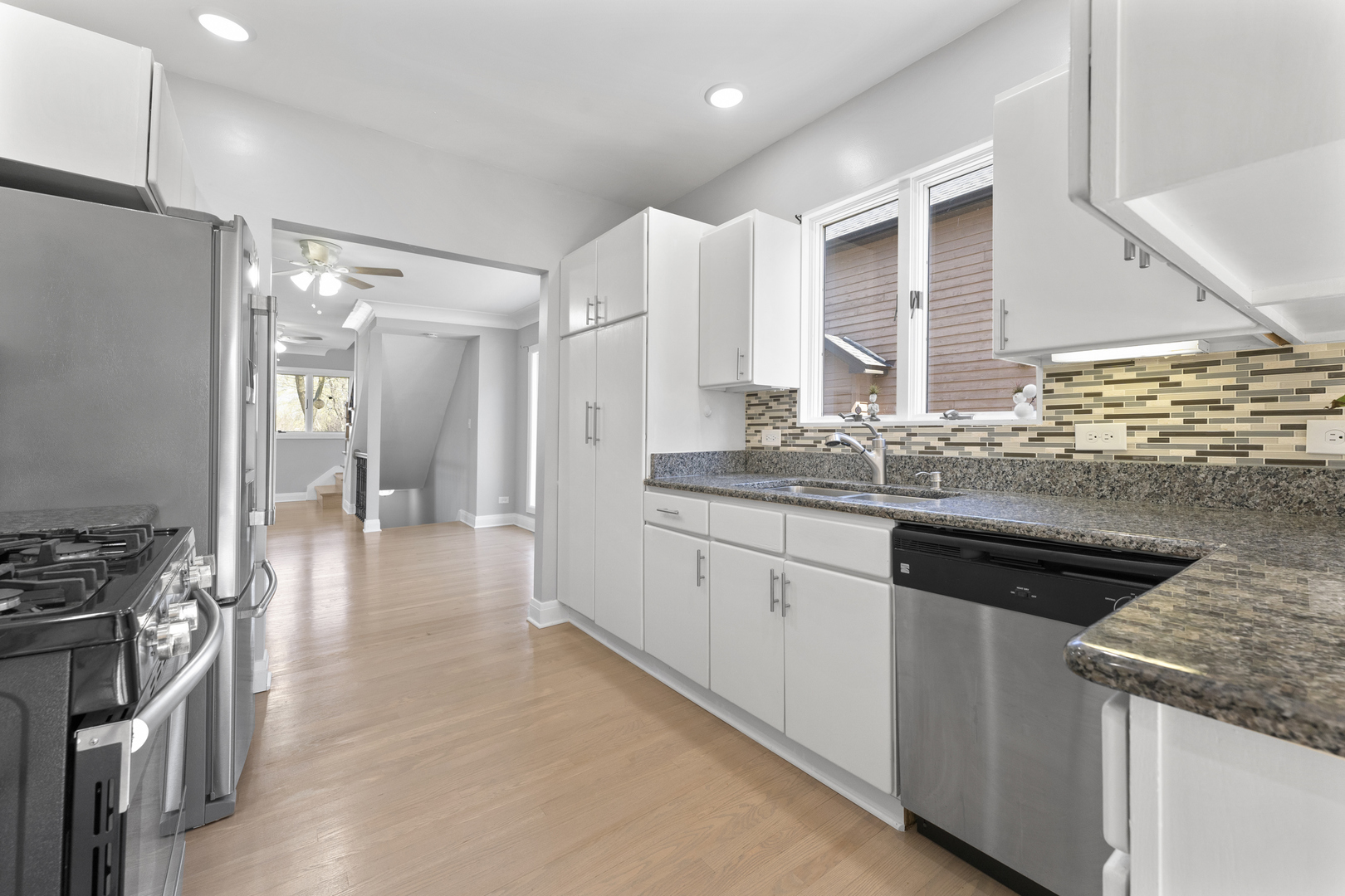 161 W Greenfield Avenue Property Photo 8