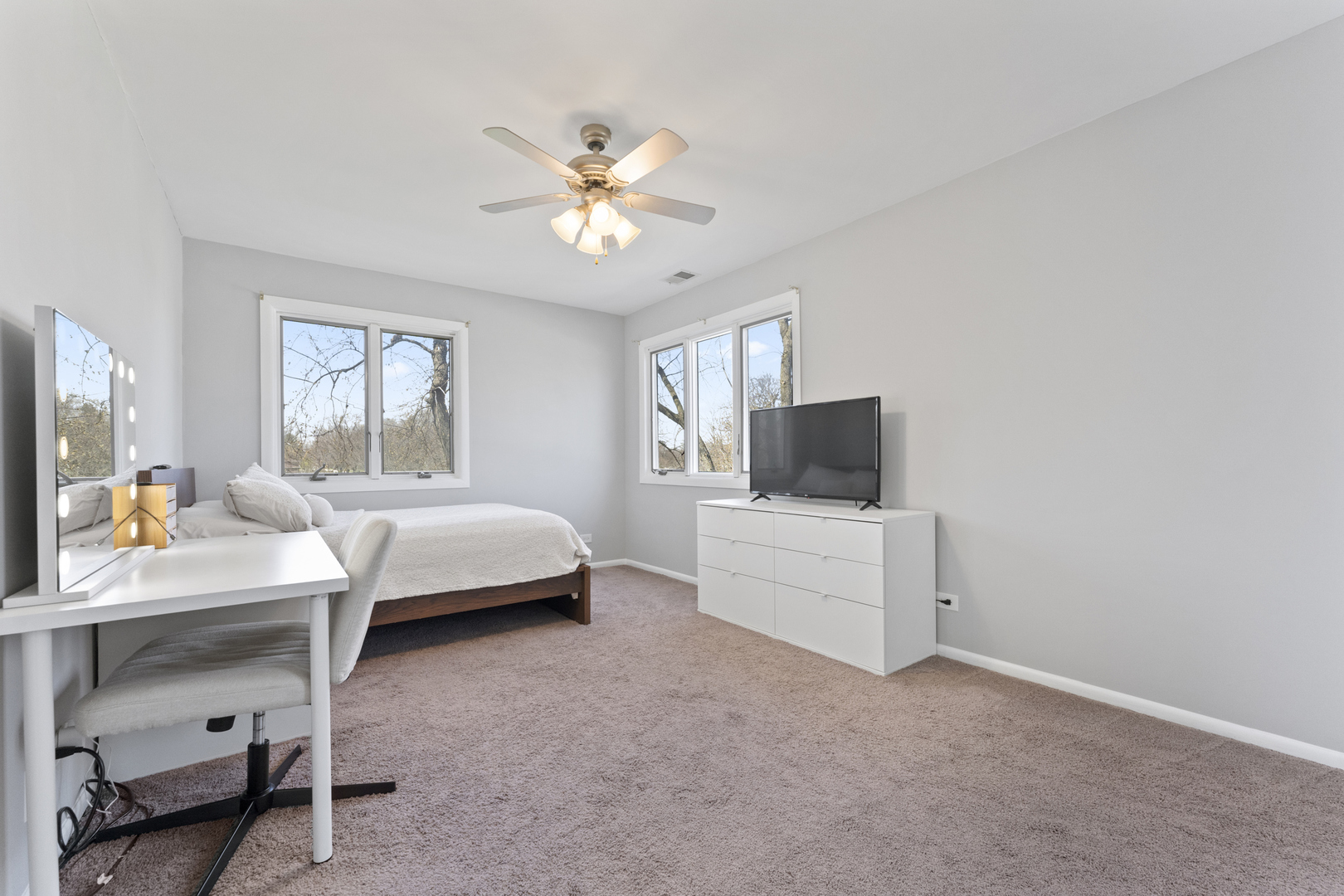 161 W Greenfield Avenue Property Photo 12