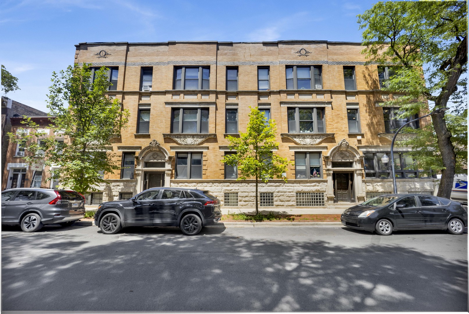 1406 W Flournoy Street 2 Property Photo 1