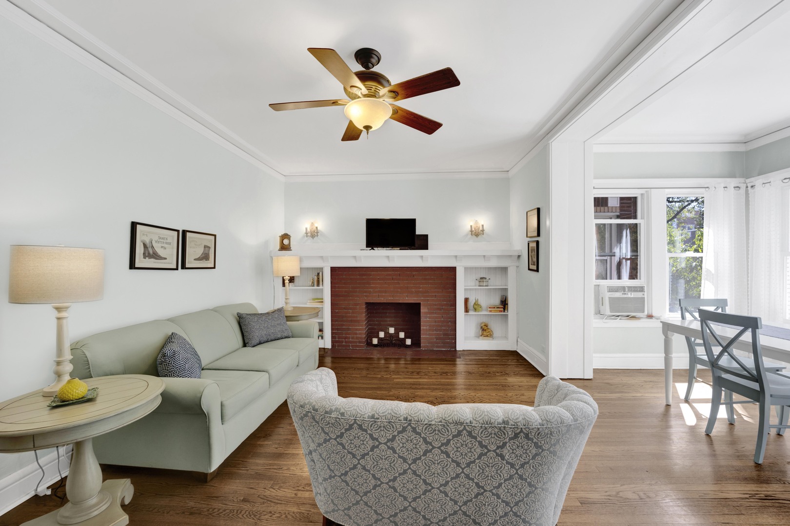 4457 N Beacon Street 2 Property Photo 3