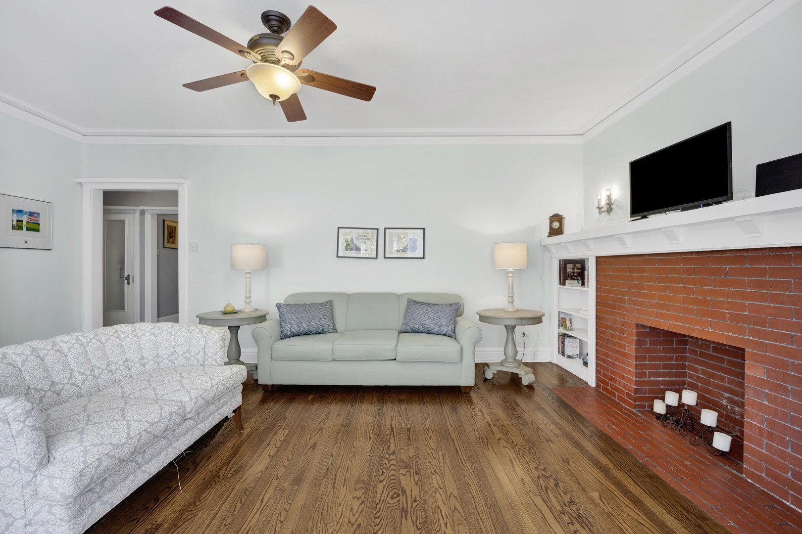 4457 N Beacon Street 2 Property Photo 9