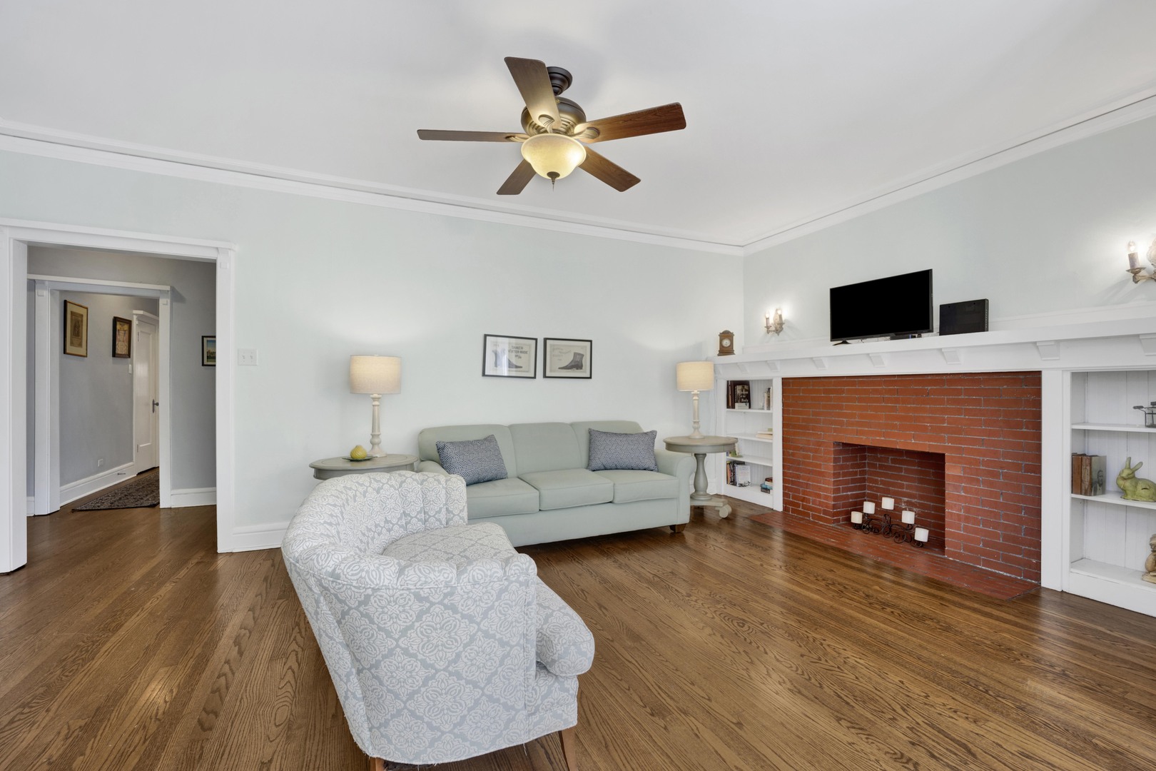 4457 N Beacon Street 2 Property Photo 10