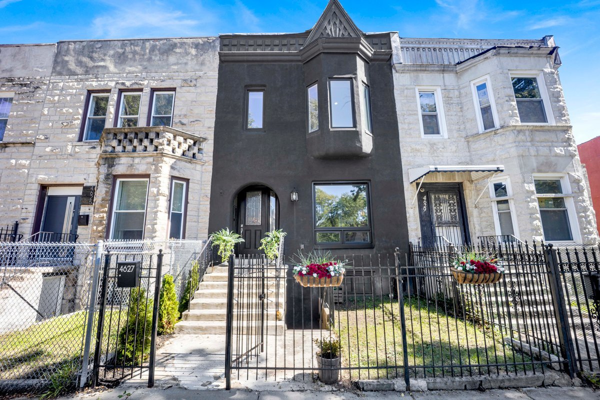 4627 S Saint Lawrence Avenue Property Photo 1