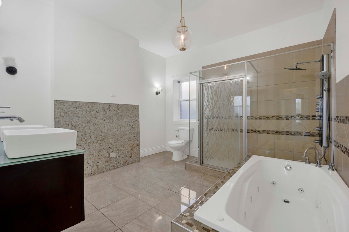 4627 S Saint Lawrence Avenue Property Photo 16