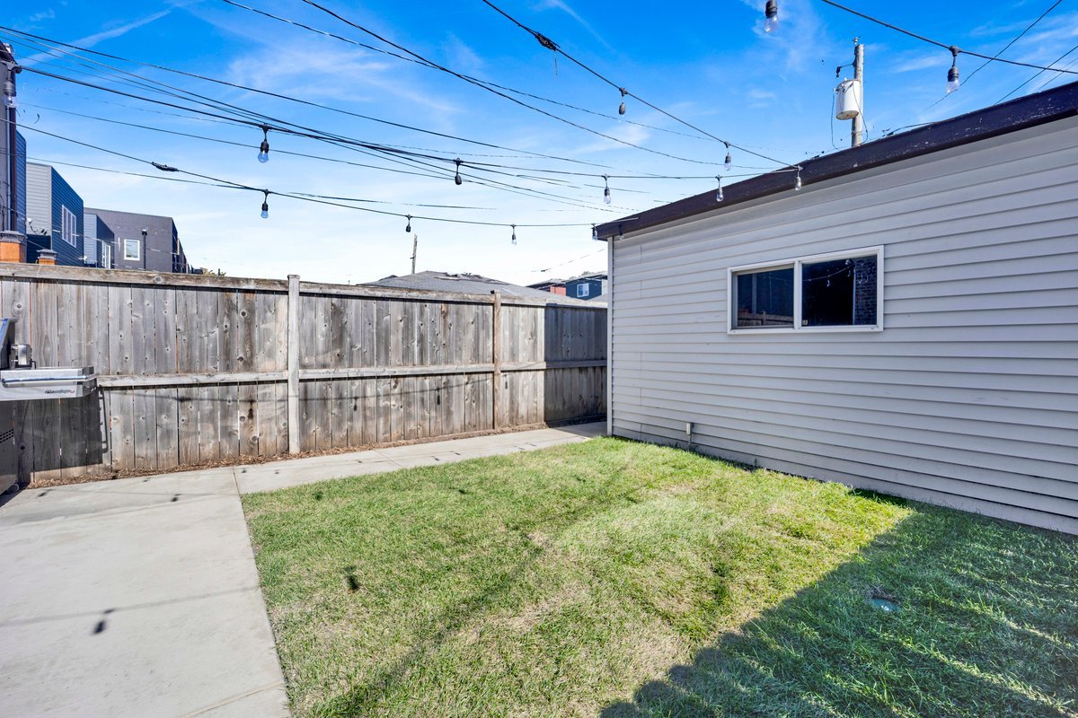 4627 S Saint Lawrence Avenue Property Photo 33