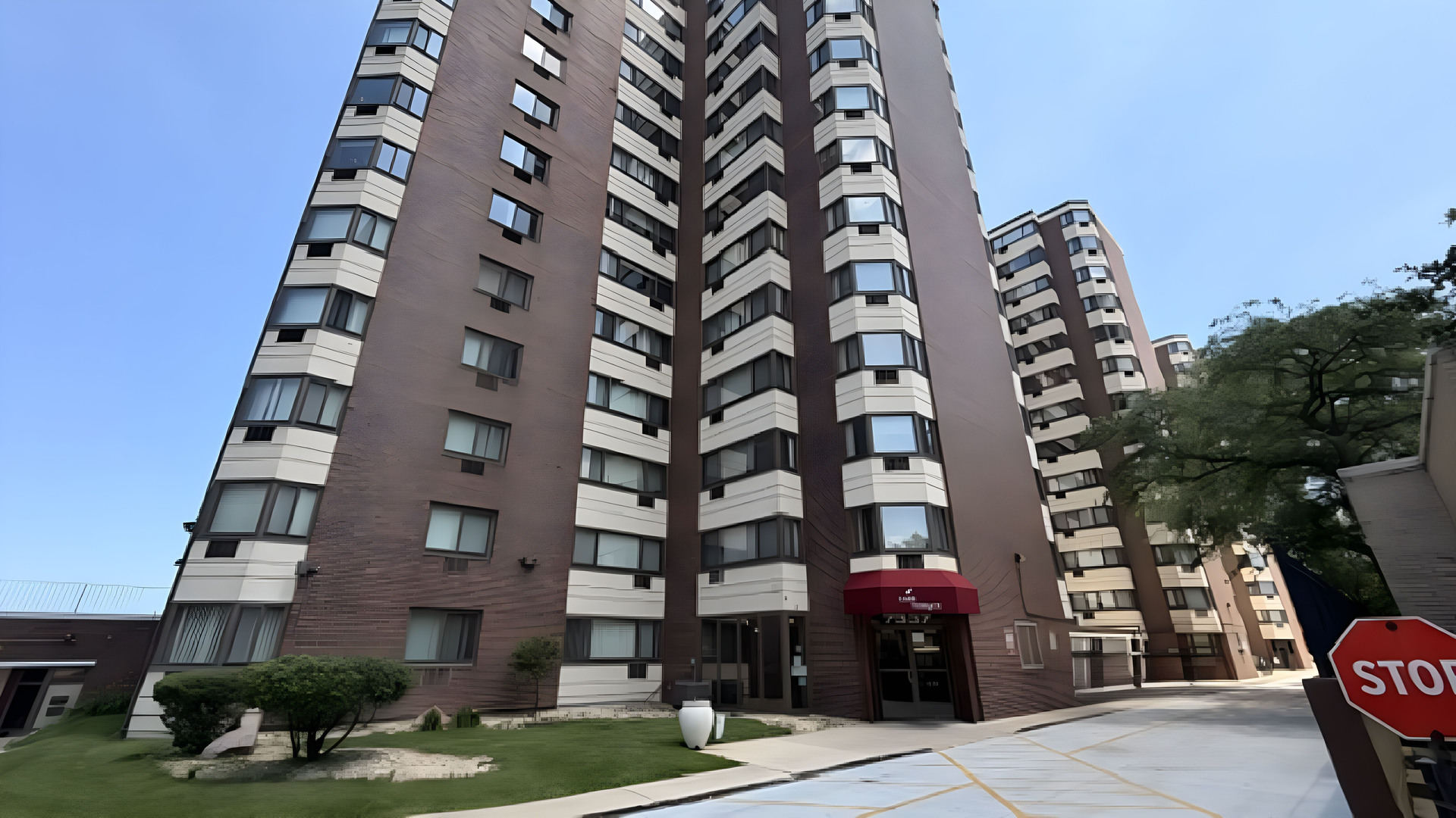 7337 S South Shore Drive 1108 Property Photo 3