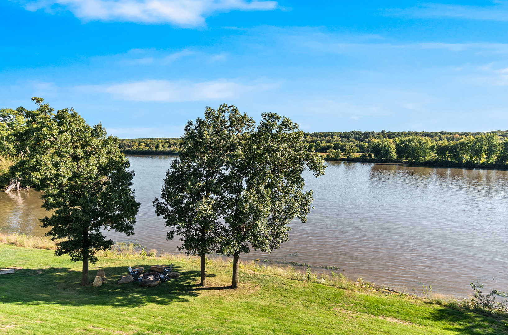 5 River Row Property Photo 4