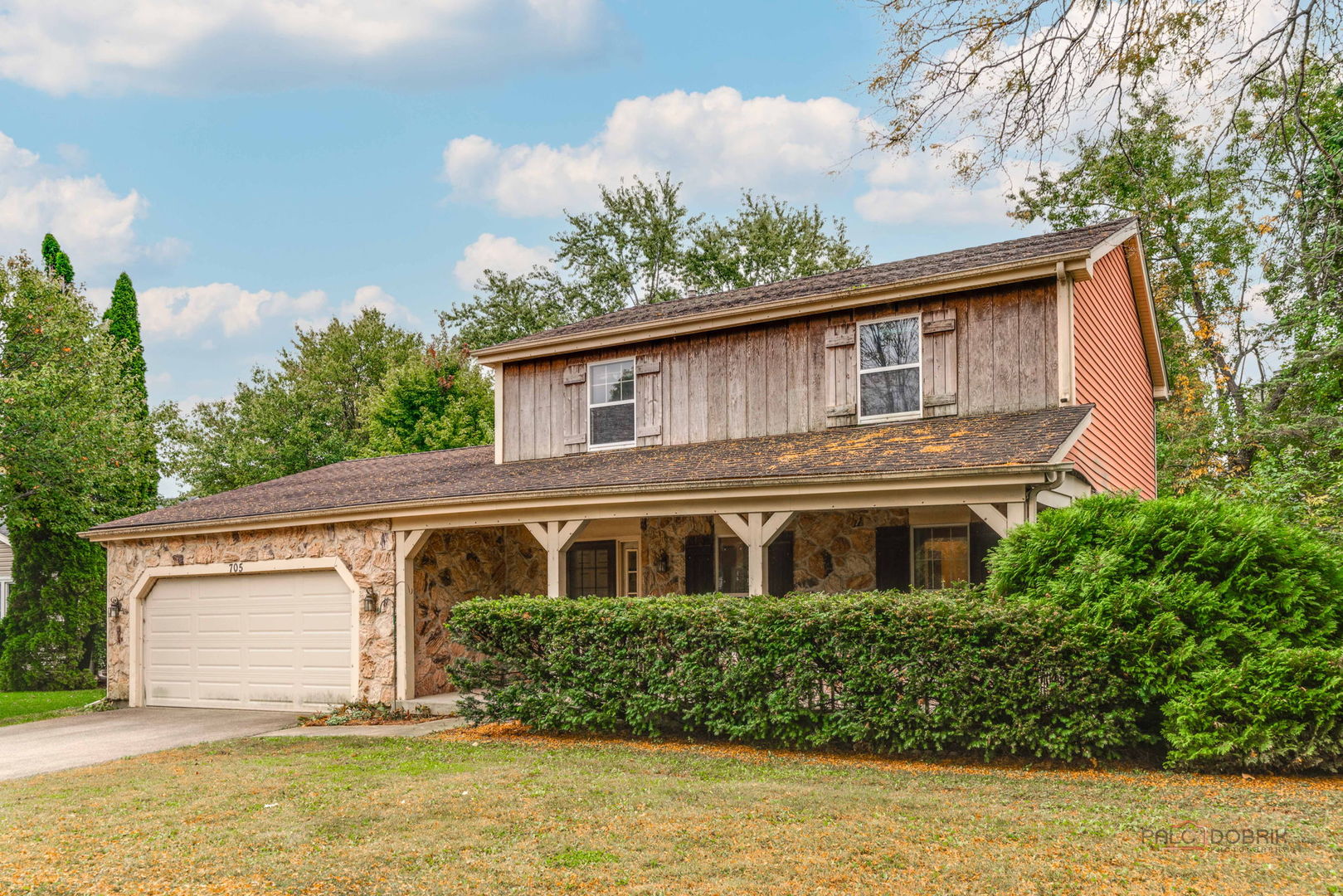705 Royal Glen Drive Property Photo 1