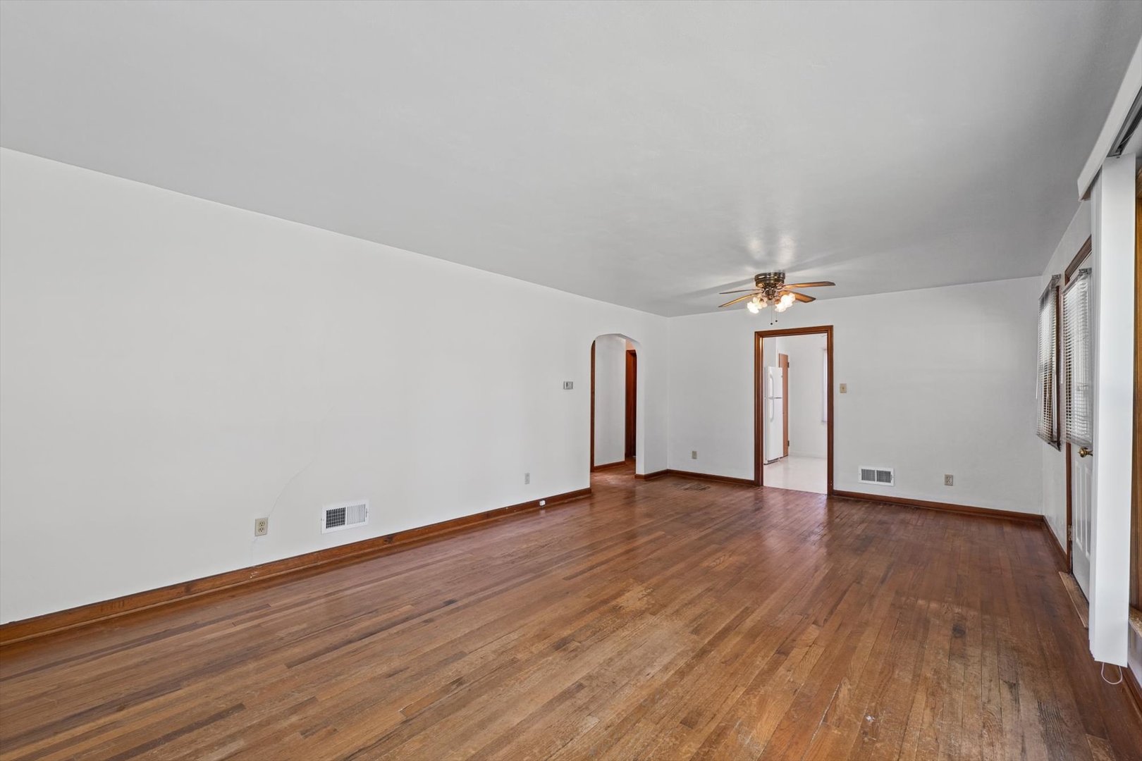 205 E Jefferson Street Property Photo 4