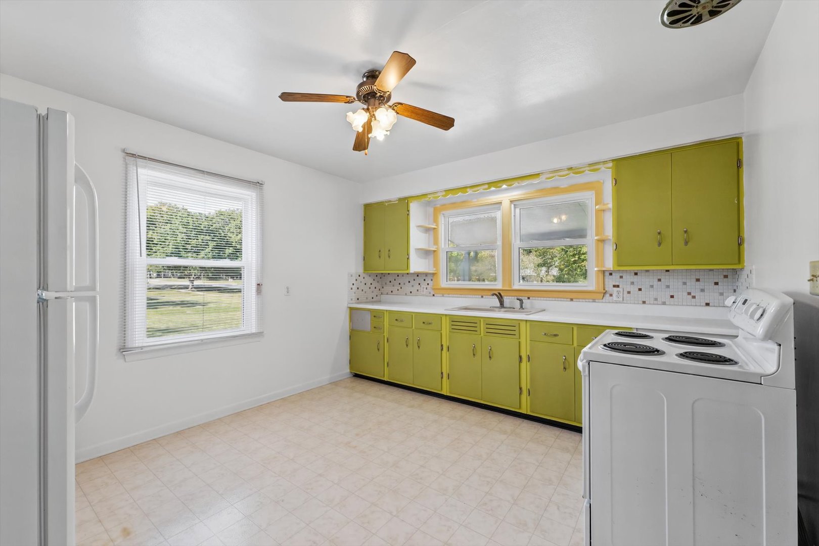 205 E Jefferson Street Property Photo 7