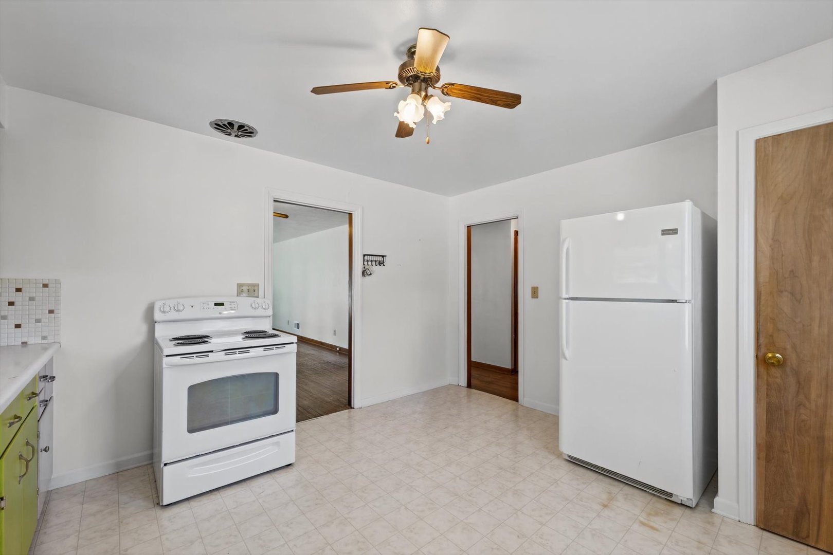 205 E Jefferson Street Property Photo 9