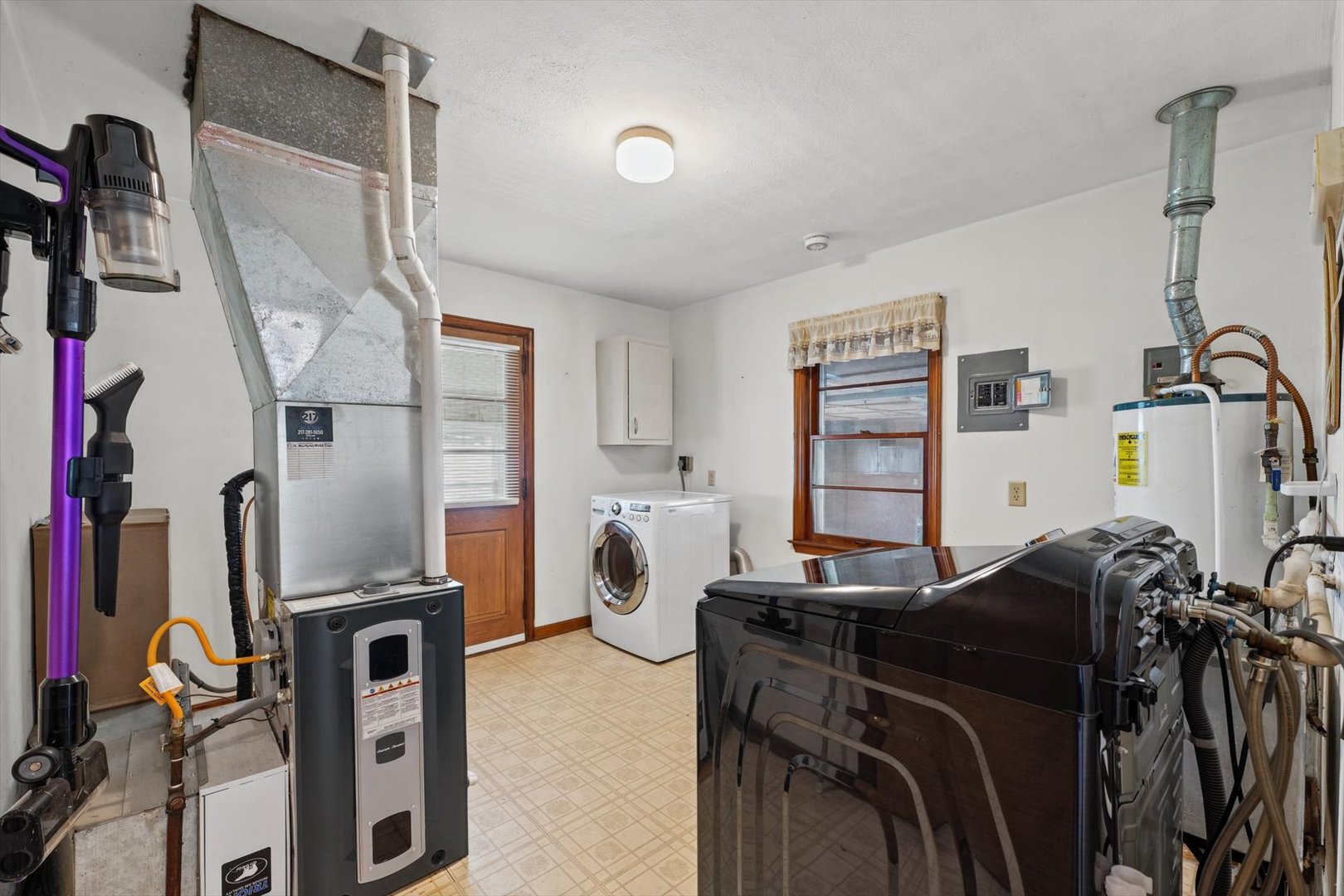 205 E Jefferson Street Property Photo 17