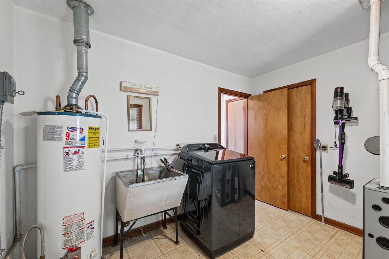 205 E Jefferson Street Property Photo 18