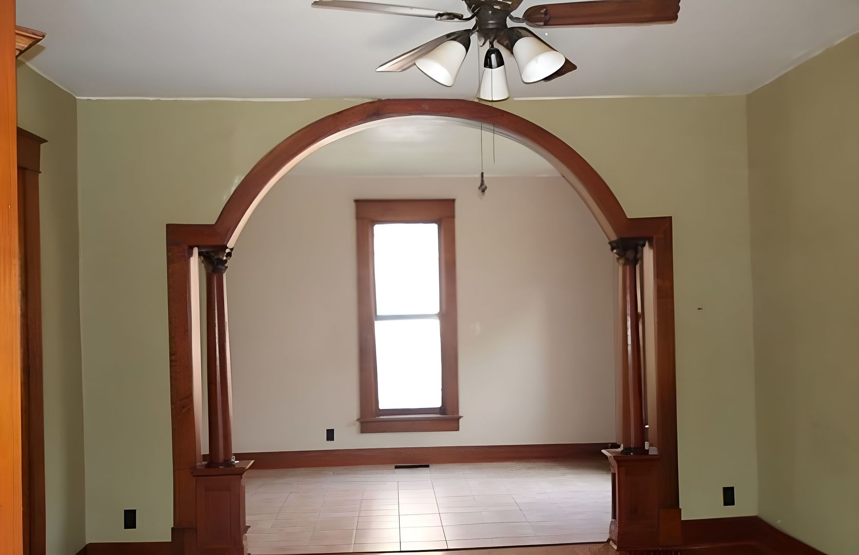 218 E Washington Street Property Photo 2
