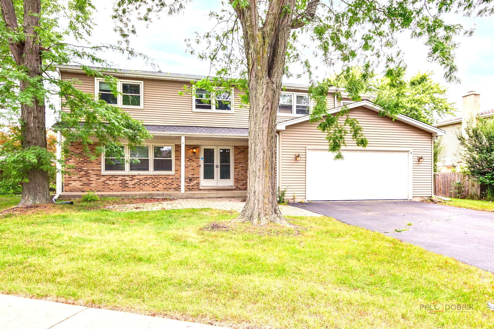 562 Applegate Lane Property Photo 1