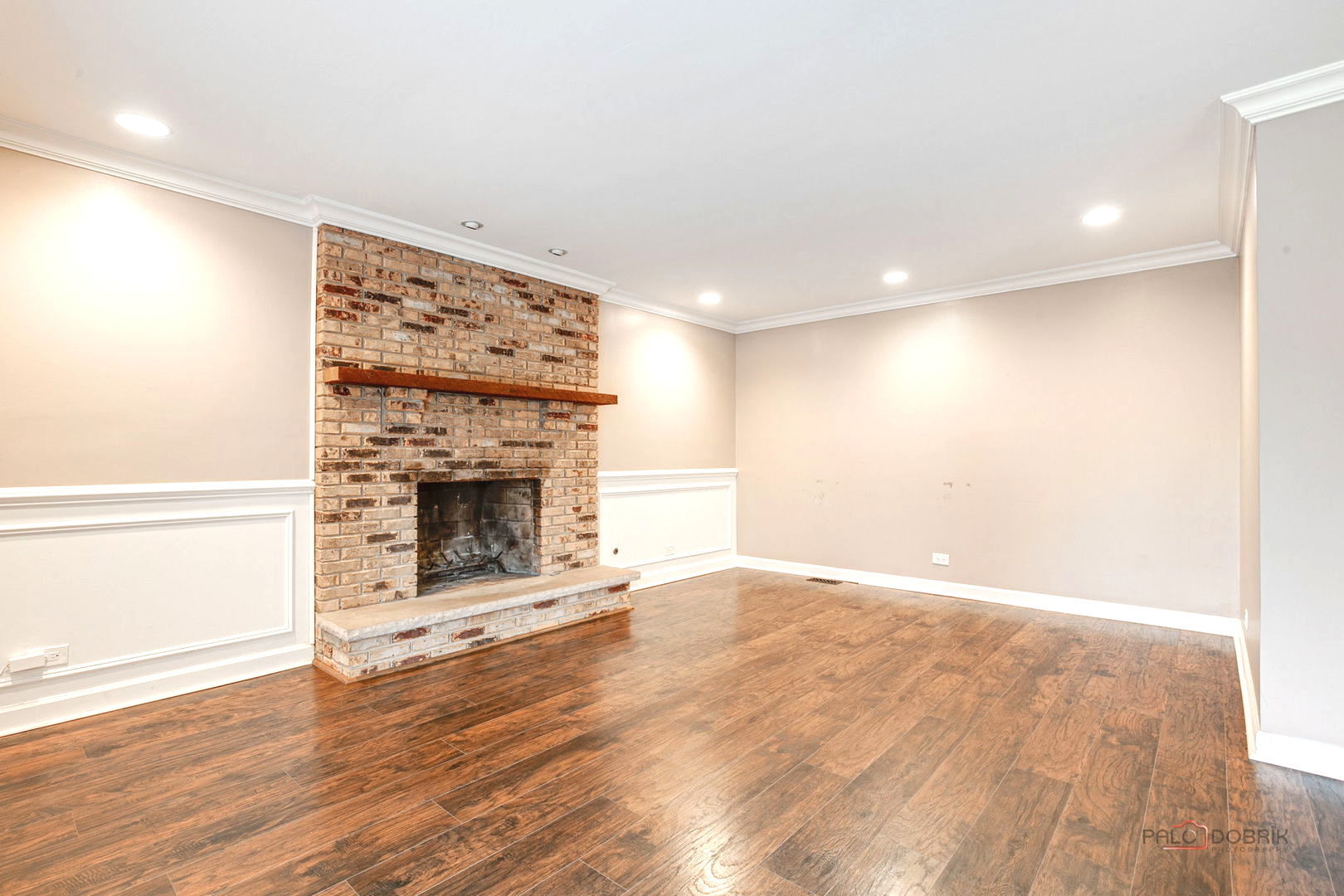 562 Applegate Lane Property Photo 10