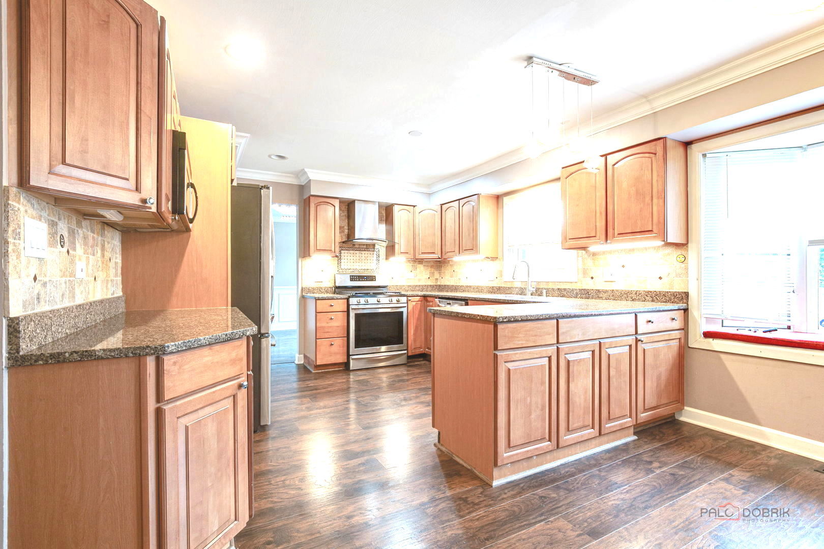 562 Applegate Lane Property Photo 14