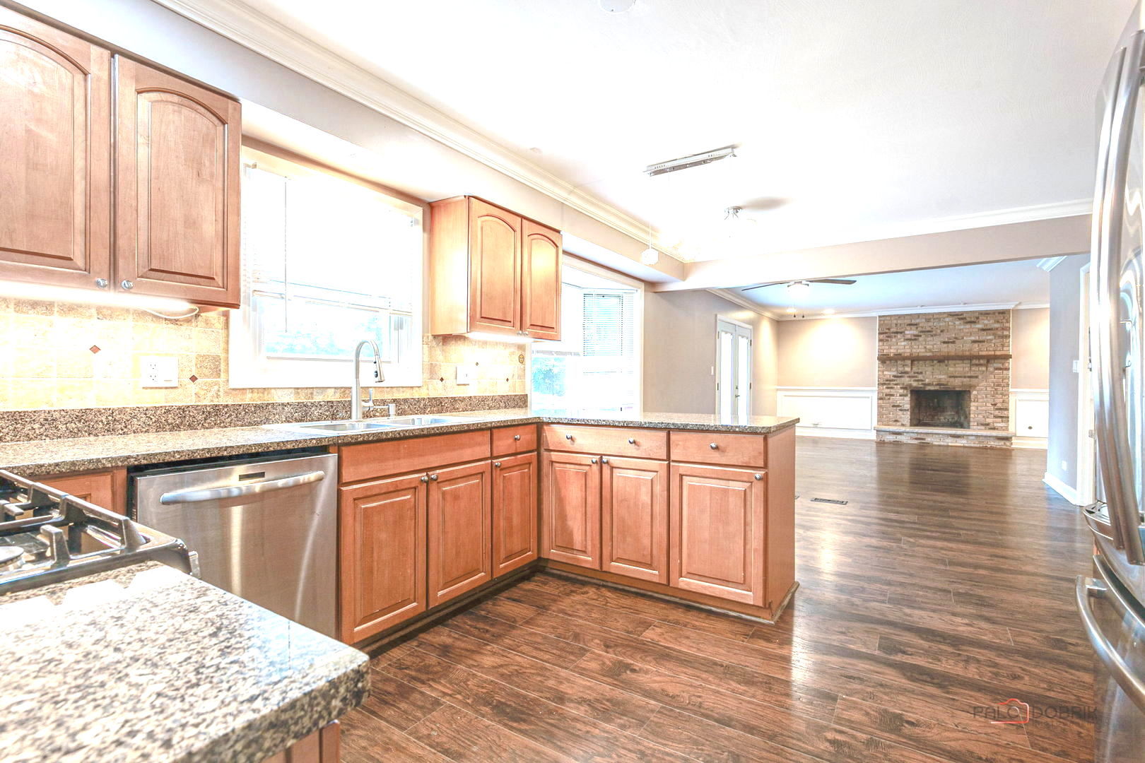 562 Applegate Lane Property Photo 18