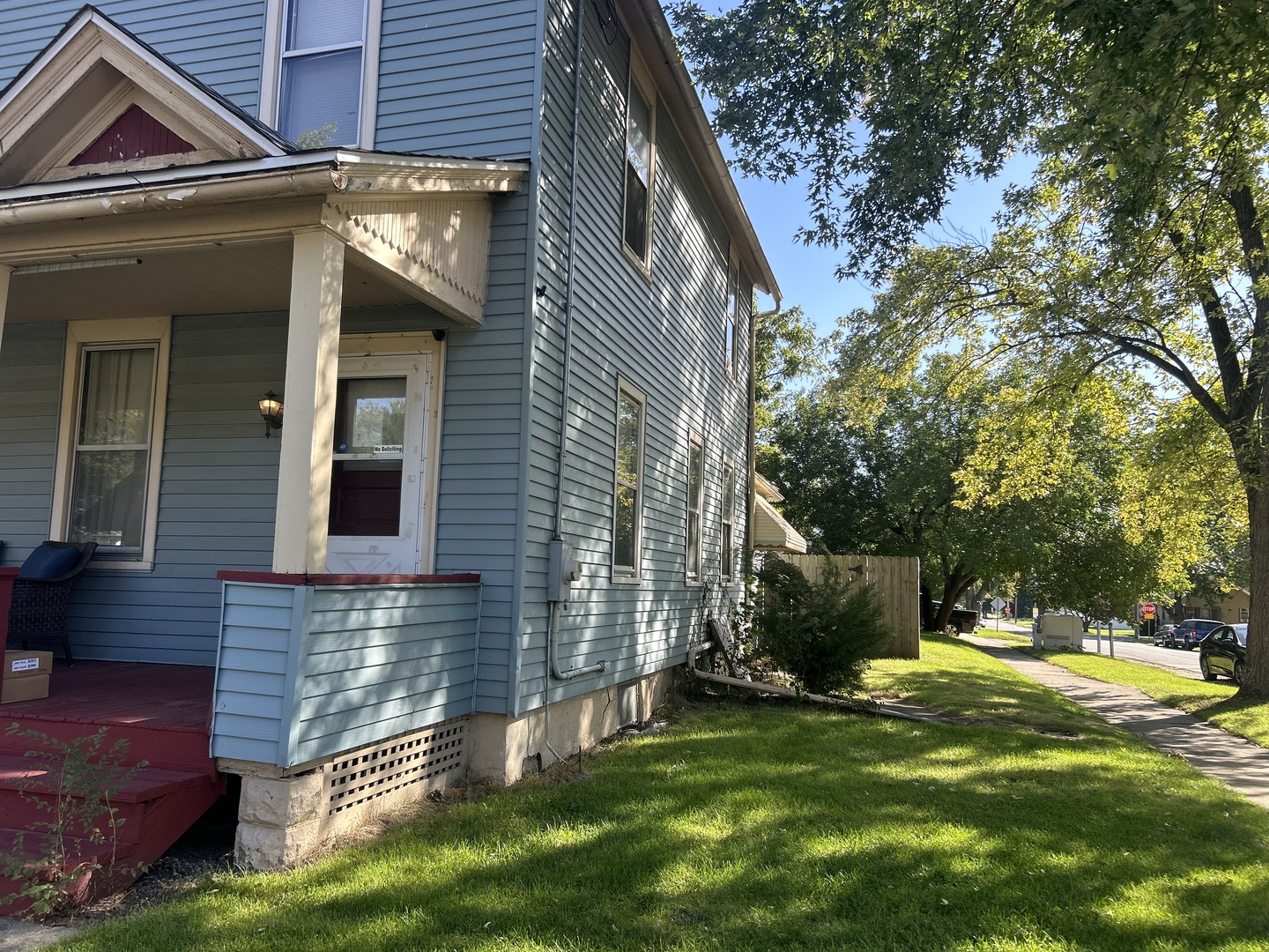554 Bangs Street Property Photo 4