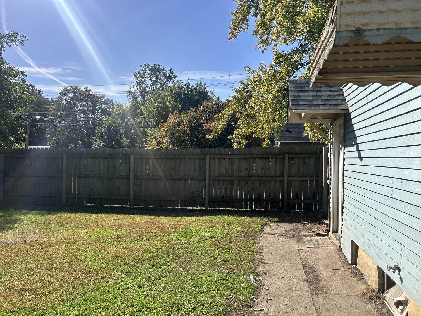 554 Bangs Street Property Photo 6