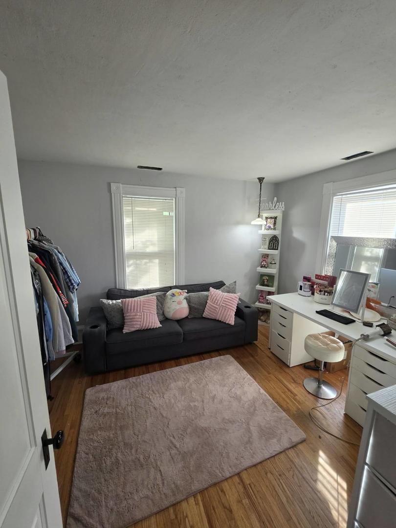 554 Bangs Street Property Photo 16