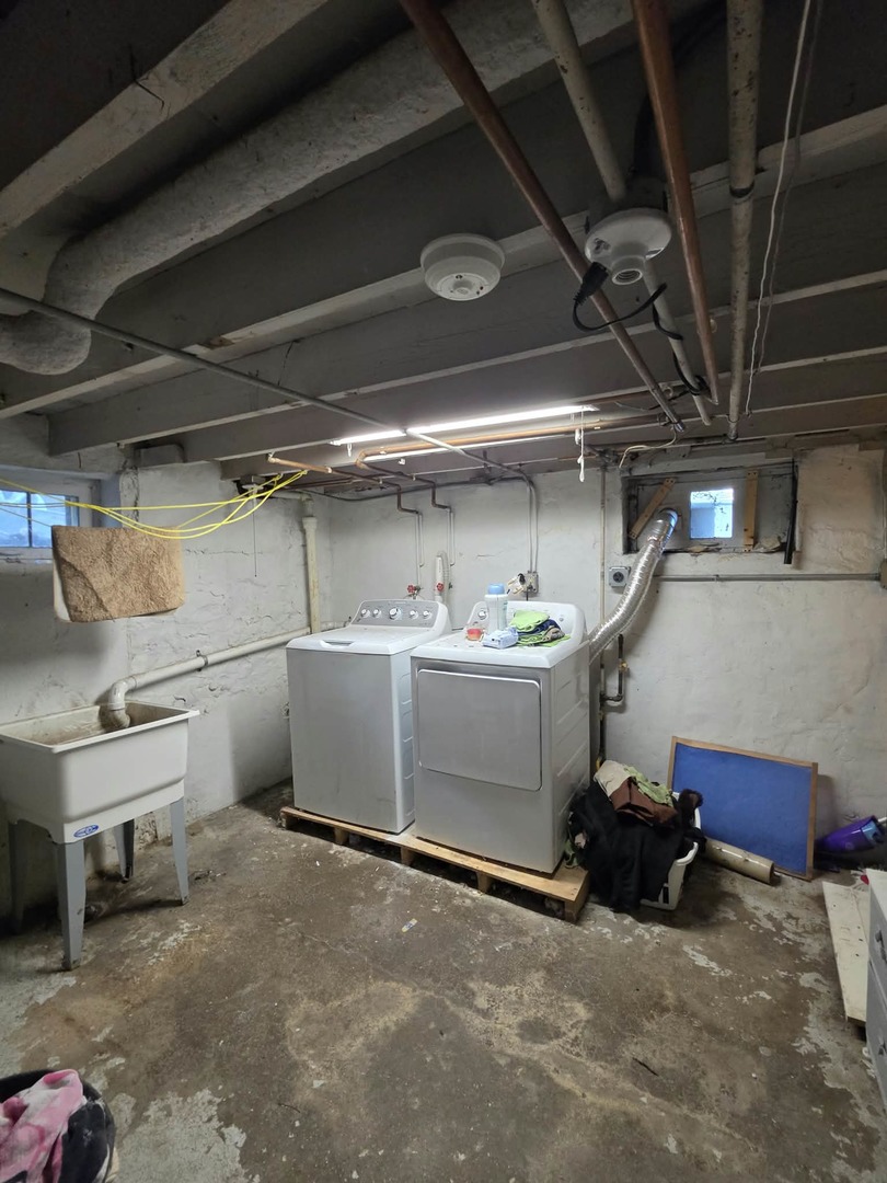 554 Bangs Street Property Photo 26