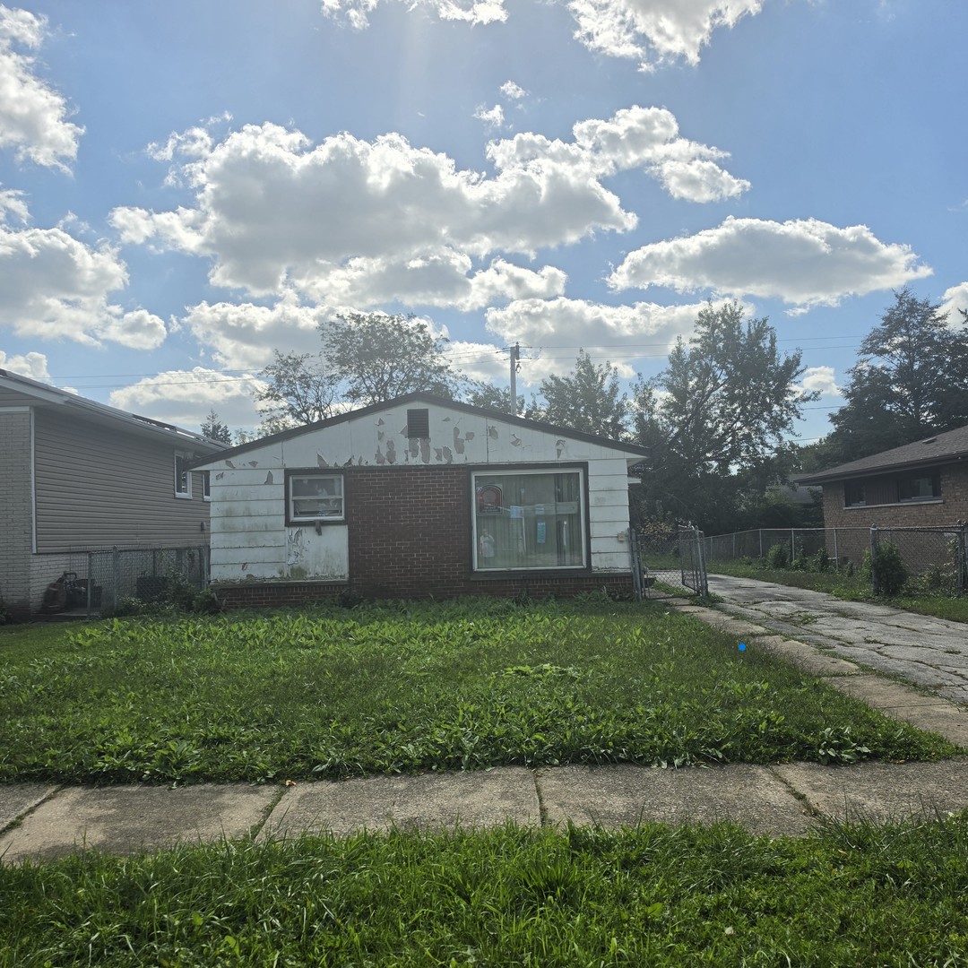 1649 W 163rd Street Property Photo 1