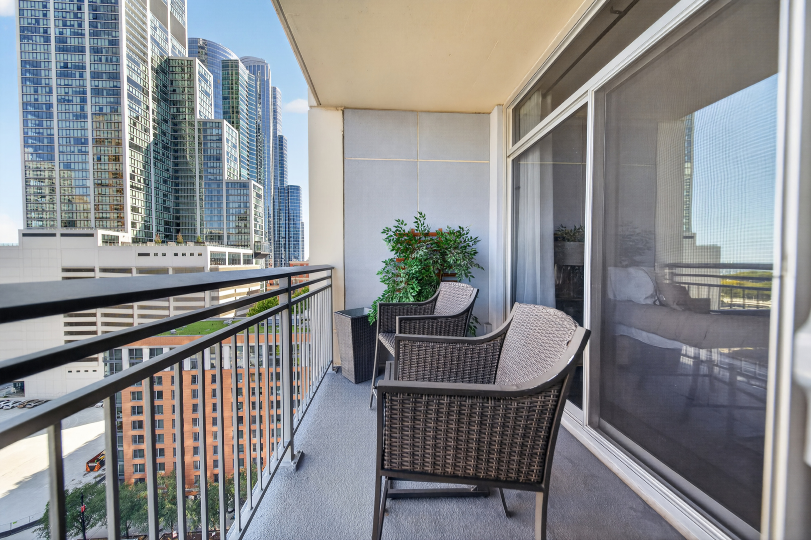 1250 S Michigan Avenue 1605 Property Photo 13