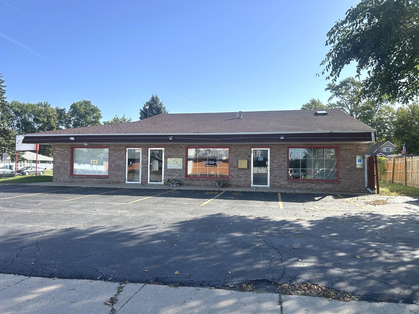853 N Highland Avenue Property Photo 1