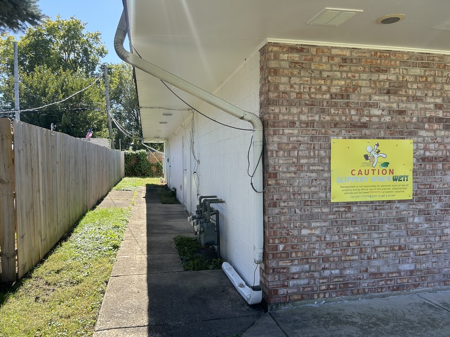 853 N Highland Avenue Property Photo 3