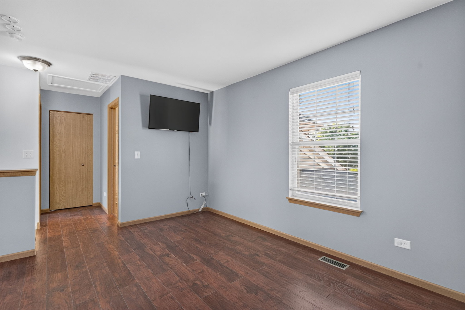3622 Harms Road Property Photo 34