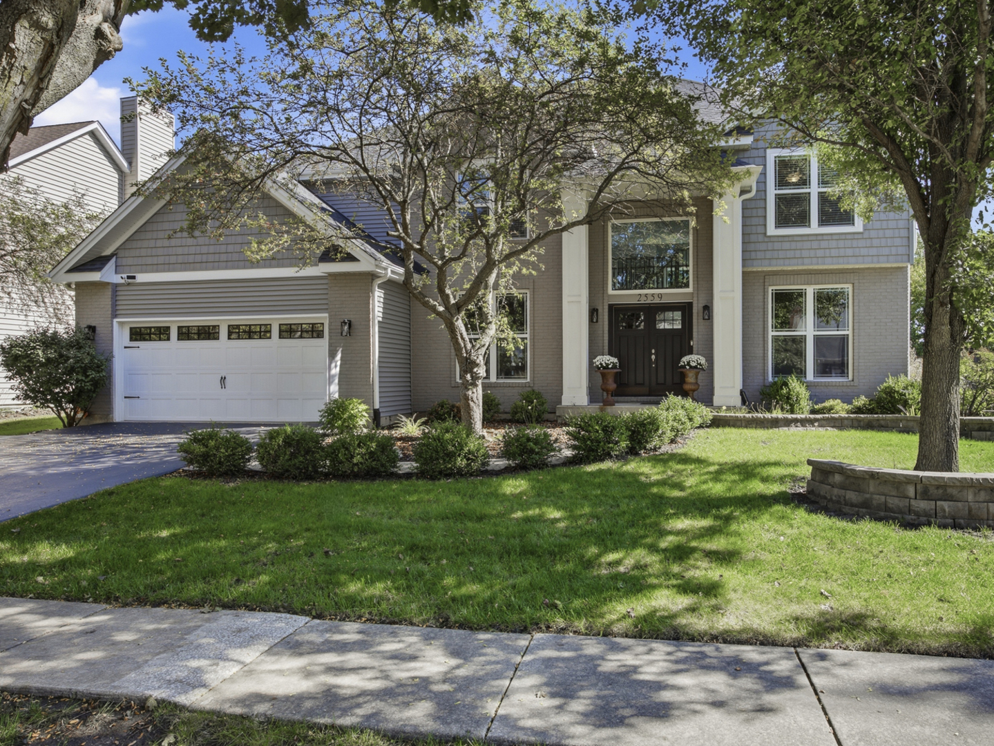 2559 Walnut Avenue Property Photo 1