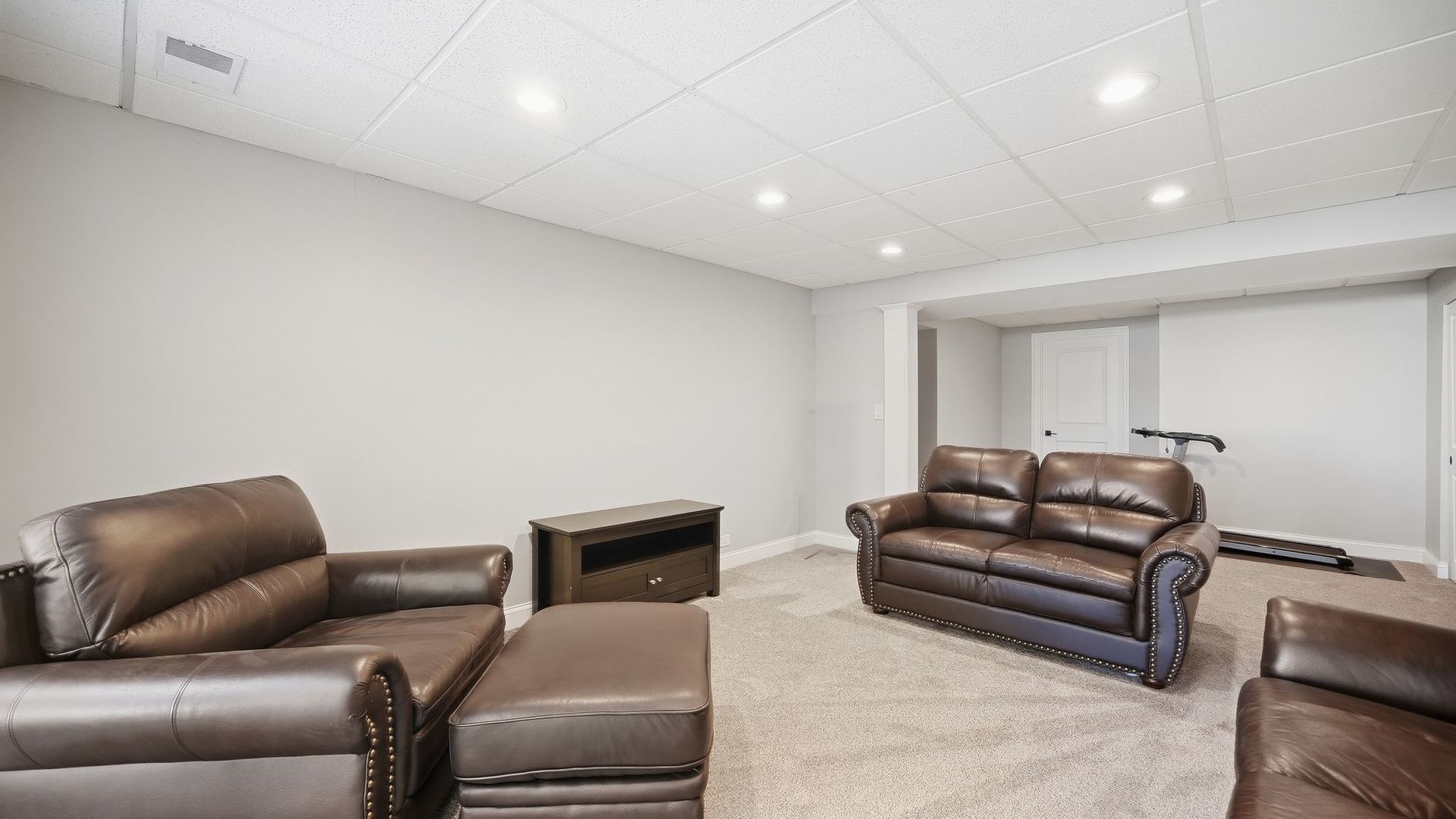 576 Shagbark Drive Property Photo 25
