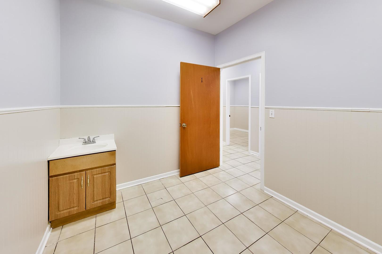 3224 W Armitage Avenue Property Photo 8