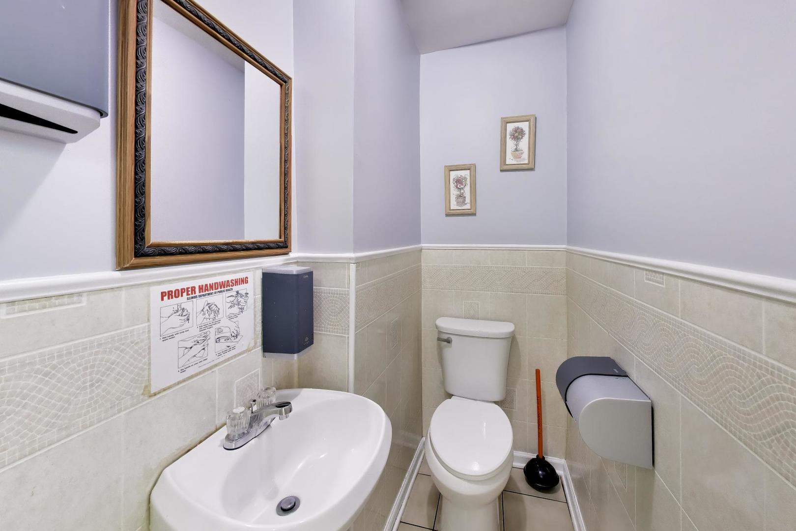 3224 W Armitage Avenue Property Photo 17