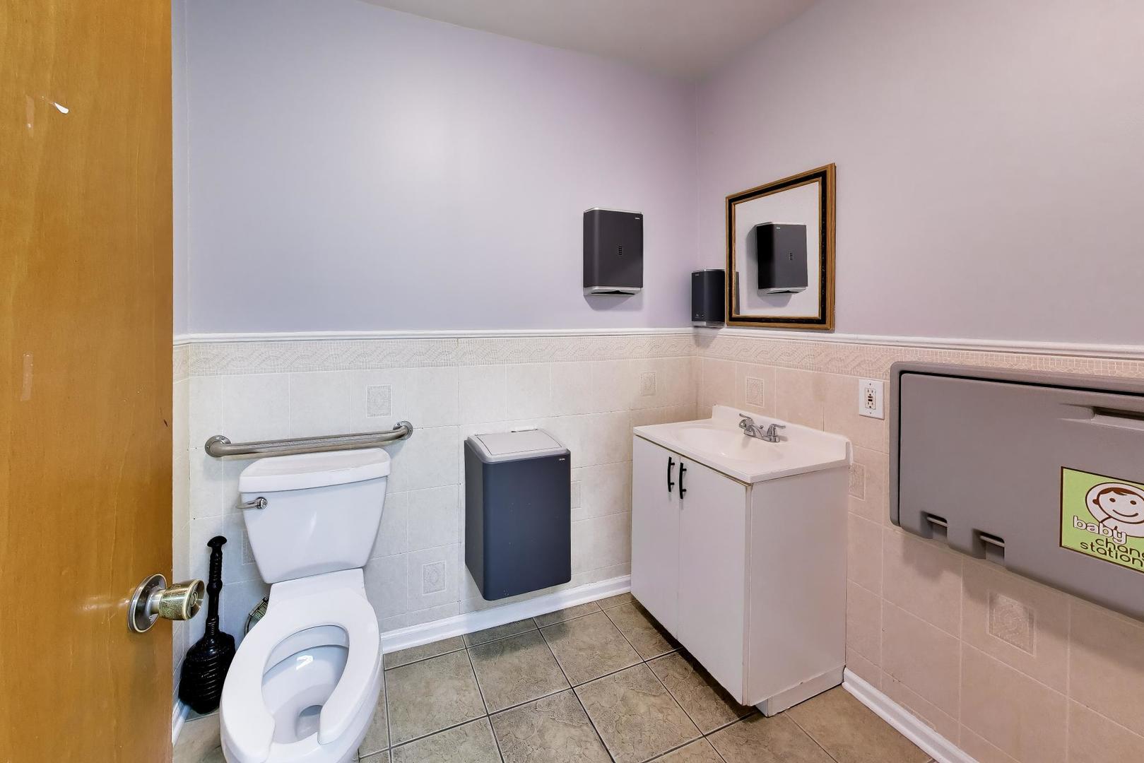 3224 W Armitage Avenue Property Photo 18