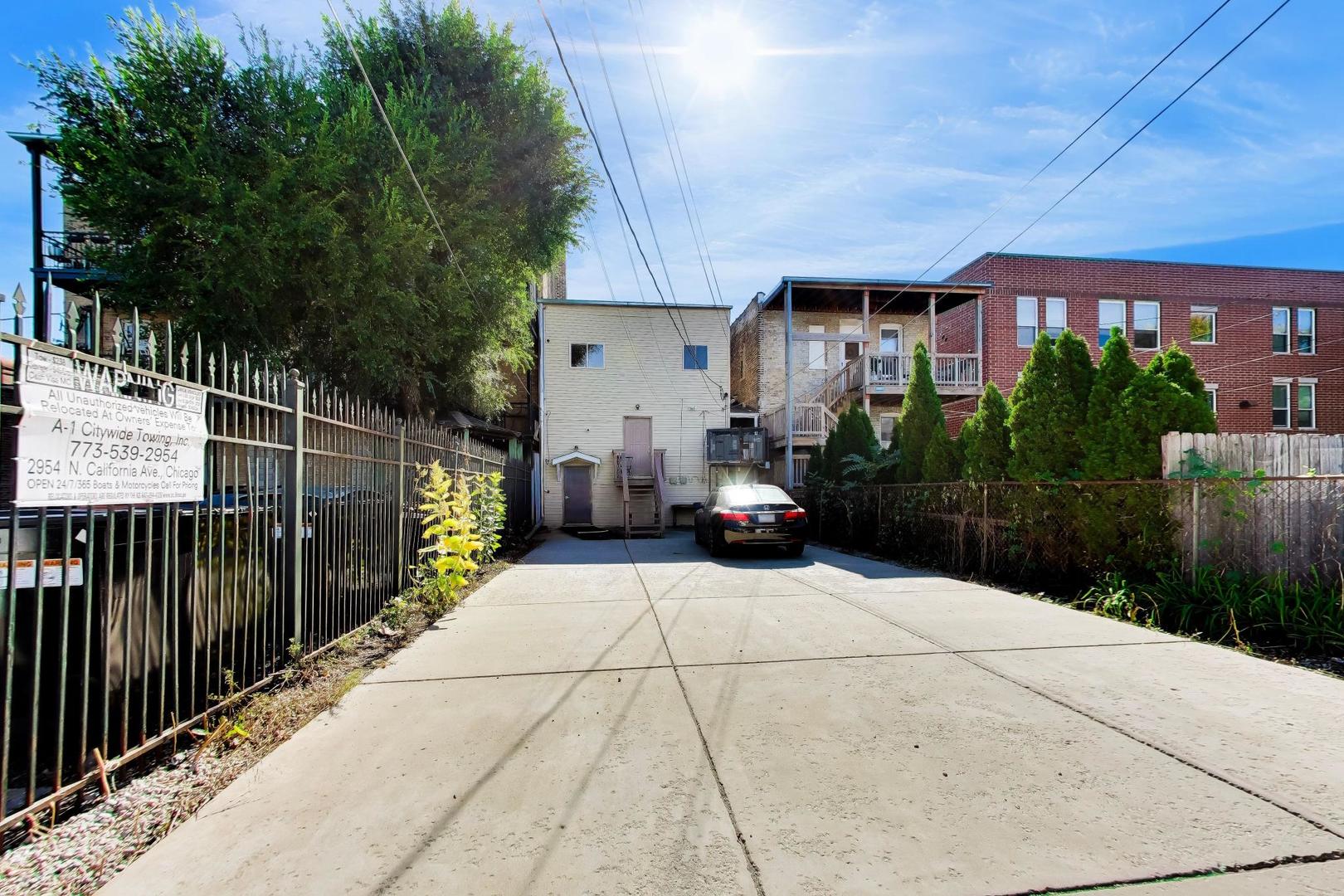 3224 W Armitage Avenue Property Photo 19