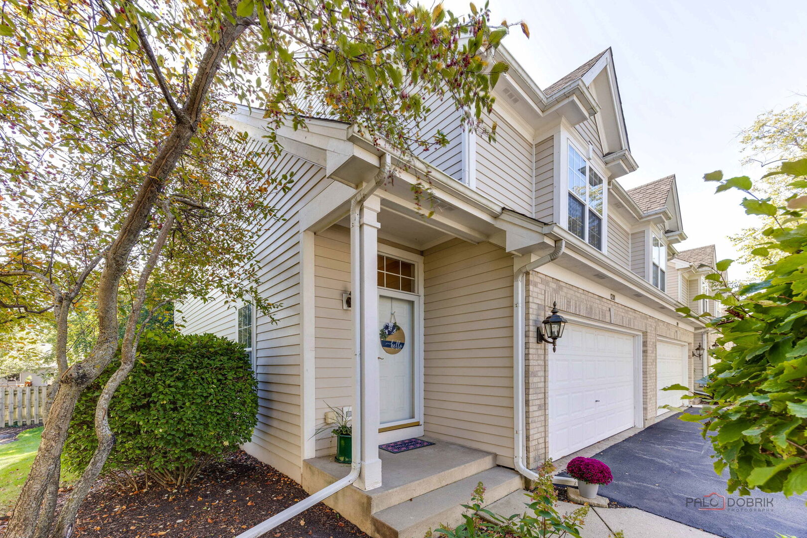 1201 W Danbury Drive Property Photo 1