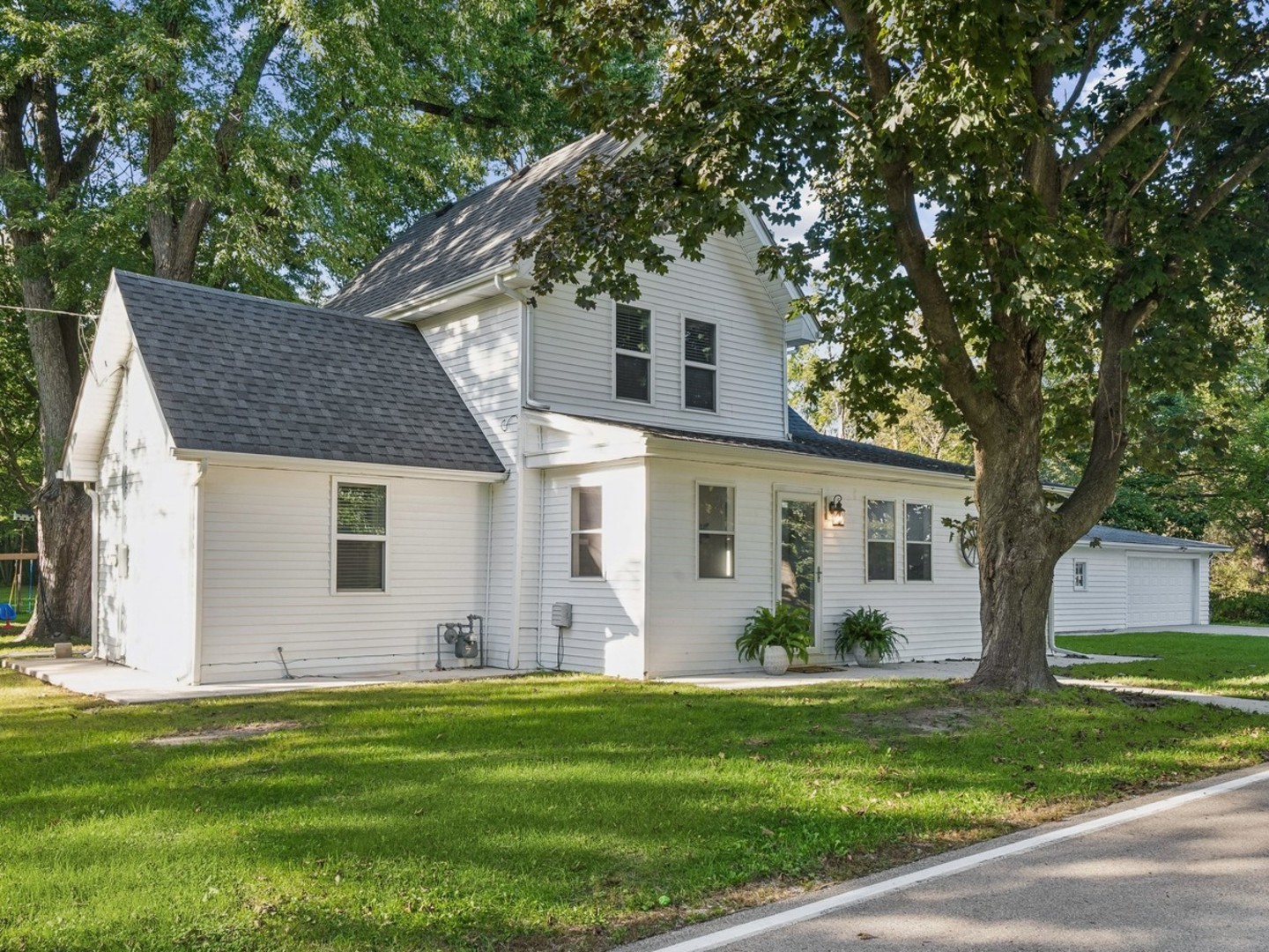 3s530 Finley Road Property Photo 1