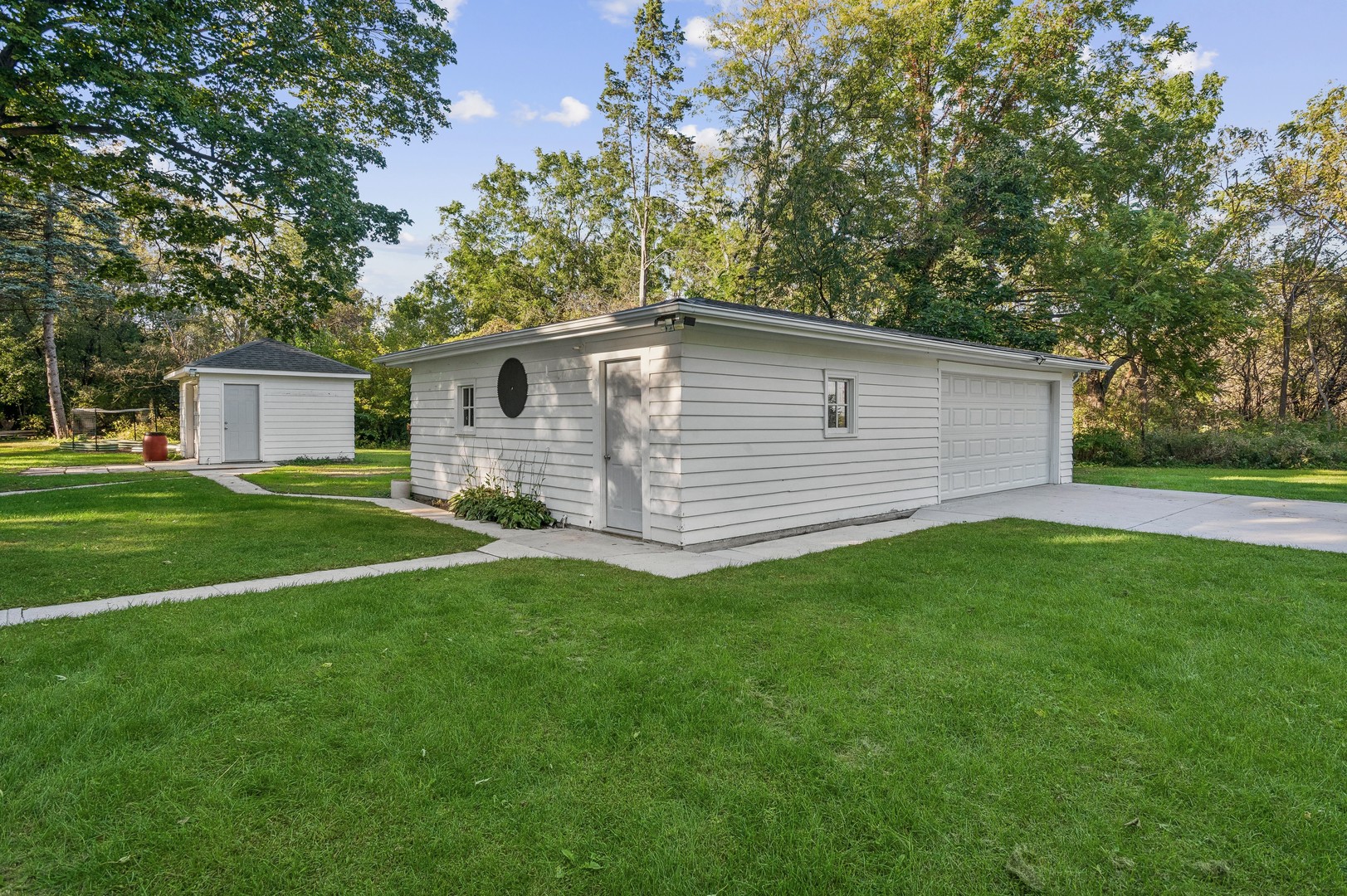 3s530 Finley Road Property Photo 4