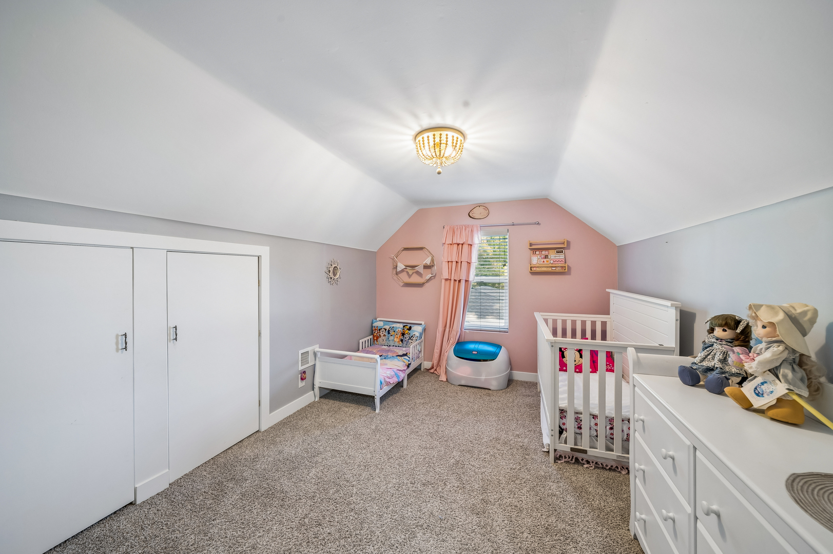 3s530 Finley Road Property Photo 13