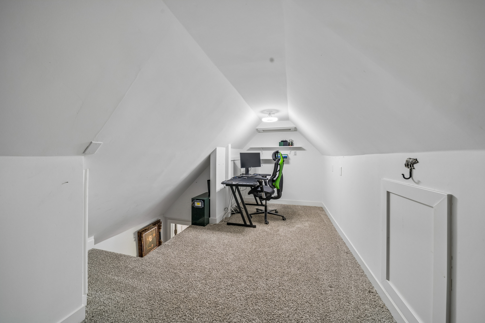 3s530 Finley Road Property Photo 16