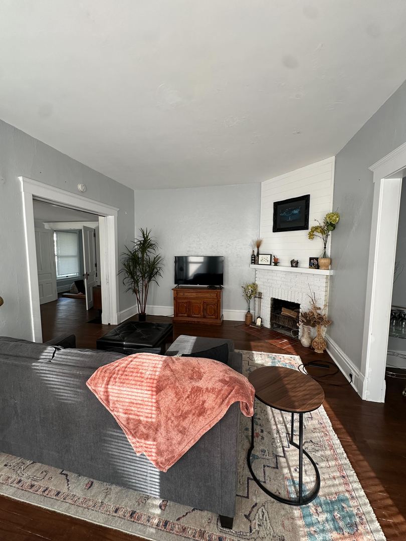 1211 E Jefferson Street Property Photo 7