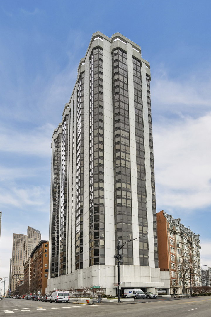 990 N Lake Shore Drive 19b Property Photo 1